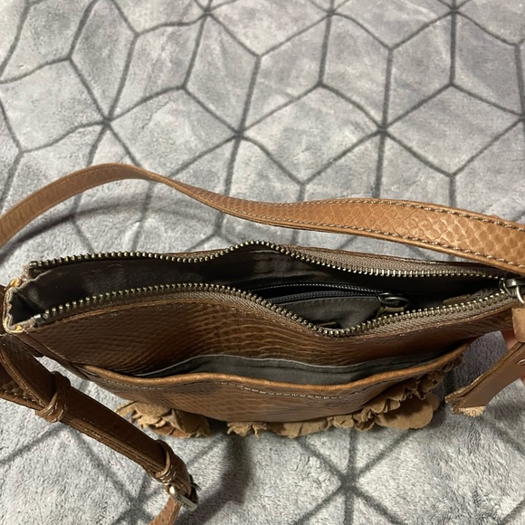 Frye crossbody Melissa Floral Swing Pack - Picture 2 of 6